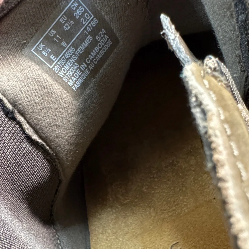 Clarks Tan Ankle Boots with Strap Detail western boho NWT 11